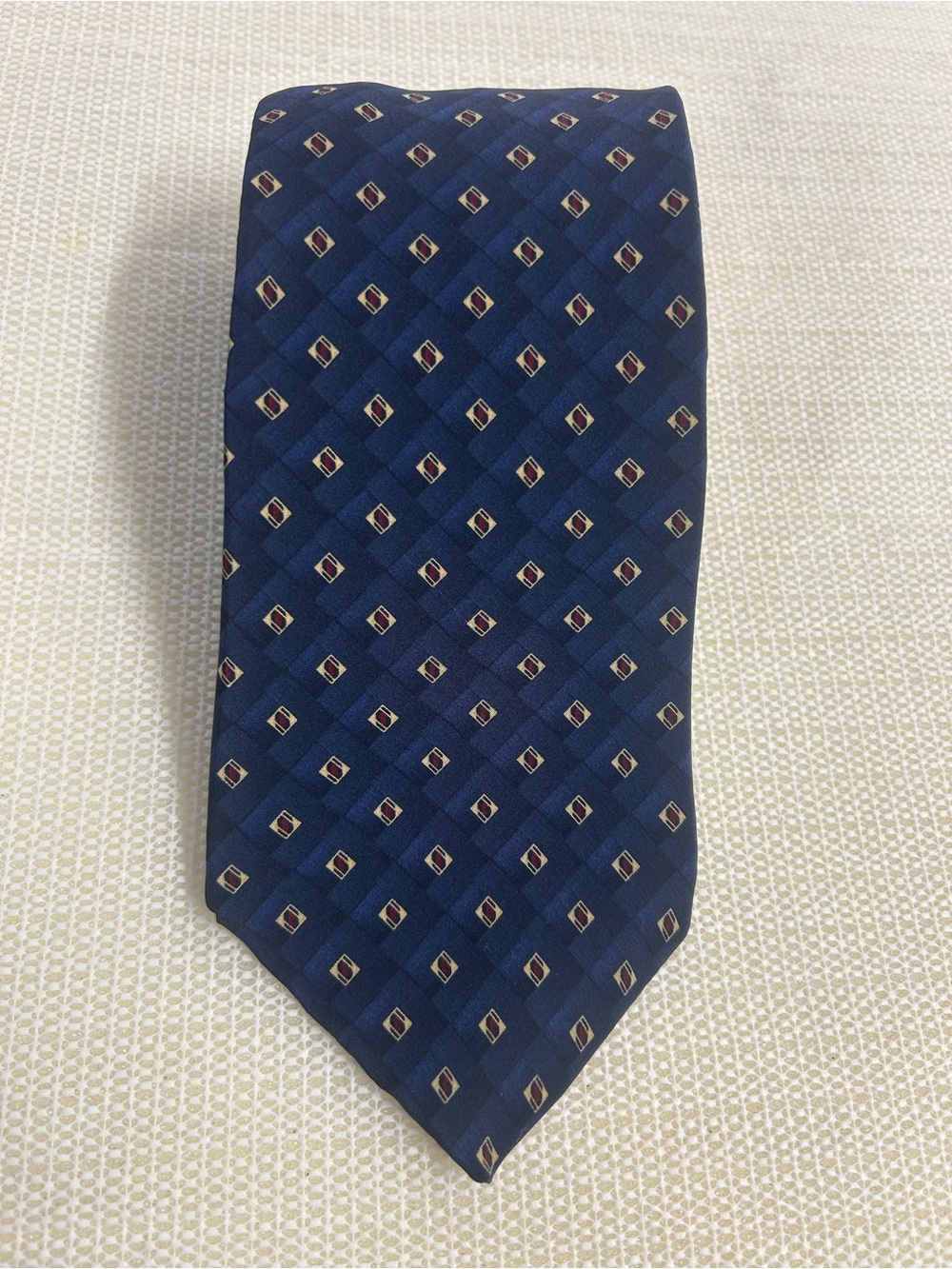 bill blass Navy Silk Tie with Cream and Red Motif